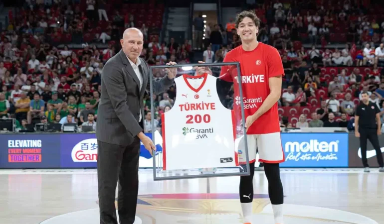 12 Dev Adam'dan Litvanya karşısında 28 farklı zafer
