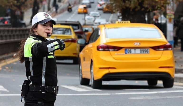 Başkent trafiğine 30 Ağustos düzenlemesi: Bazı yollar kapatılacak