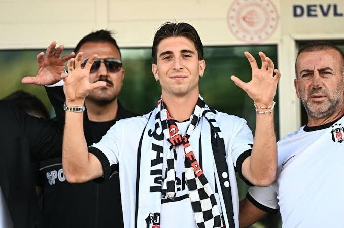 Beşiktaş’ın yeni transferi Miretti’den ilk mesaj: “Sahaya çıkmak için sabırsızlanıyorum”