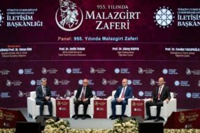 Iletisim-Baskanliginca-955.-Yilinda-Malazgirt-Zaferi-paneli-duzenlendi-featured