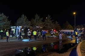 Yolcu-otobusu-benzin-tankeriyle-carpisti-35-yarali-featured