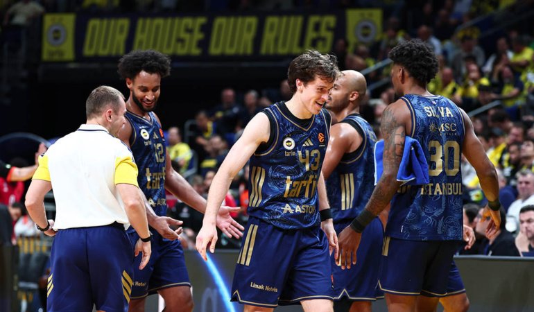100’lük Fenerbahçe şovu! Bayern Münih parkeden silindi