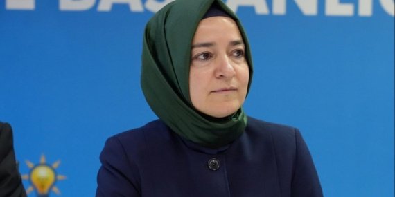 AK-Parti-Genel-Baskan-Yardimcisi-Fatma-Betul-Sayan-Kaya-gorevinden-istifa-etti-featured