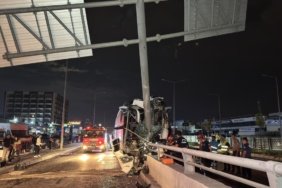 Adana039da-yolcu-otobusu-tabela-diregine-carpti-11-yarali-featured