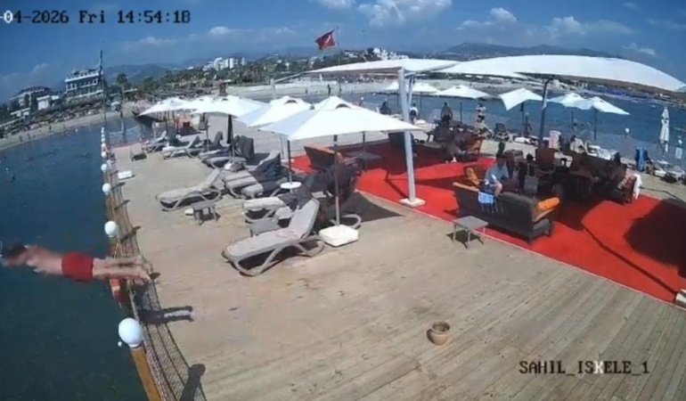 Alanya'da sığ suya balıklama atlayan kişi hayatını kaybetti