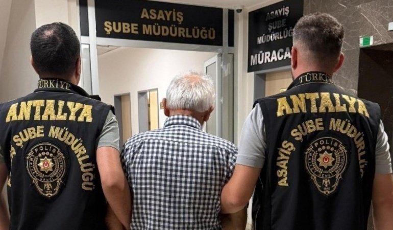 Antalya'da 157 yıl hapisle aranan firari hükümlü yakalandı