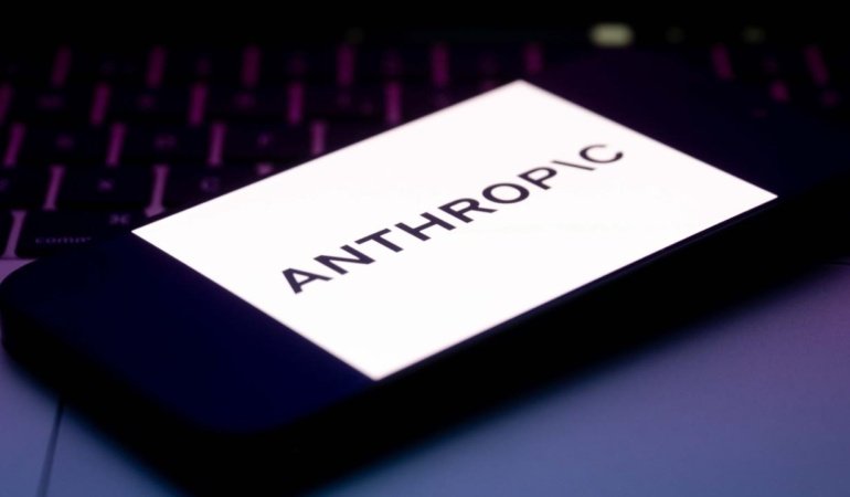 Anthropic'ten istifa eden Coxon, yapay zeka çalışanlarının teknolojideki hızlı ilerlemeden korktuklarını söyledi