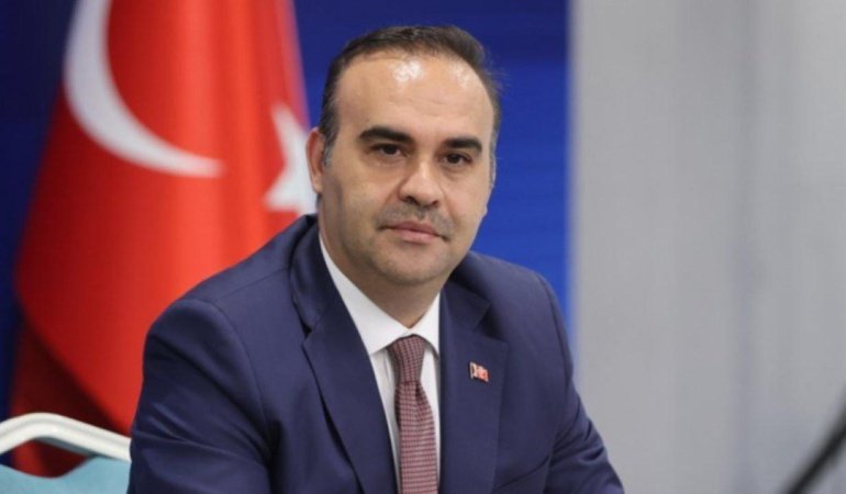 Bakan Kacır: Kamu yatırımlarının en az yüzde 2'si yapay zekaya ayrılacak
