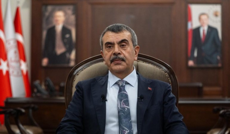 Bakan Tekin: Türkiye'de sınıf mevcutları 21 kişi
