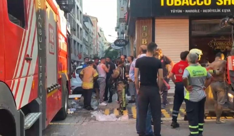 Bakırköyde otelde çıkan yangında 12 kişi yaralandı