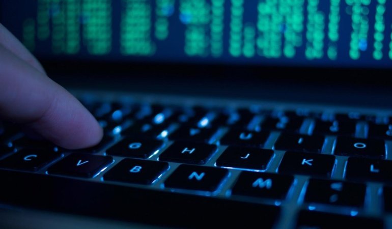 Binlerce FBI ajanının kişisel verileri çalındı