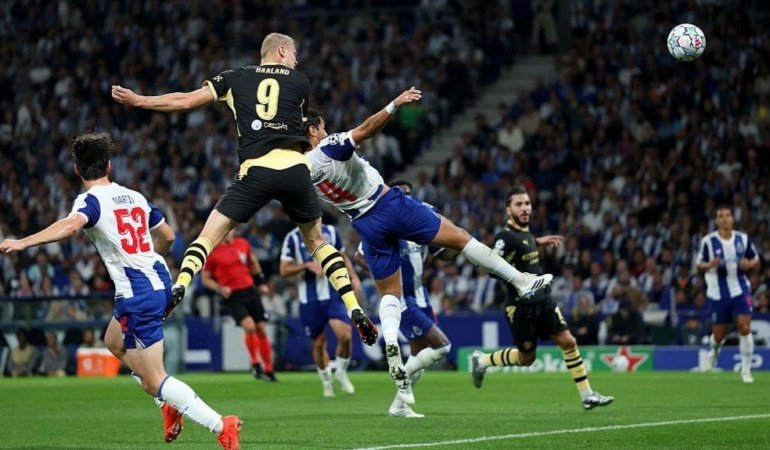 Canavar uyandı! Haaland Porto'yu tek başına yıktı