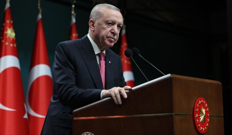 Cumhurbaşkanı Erdoğan, Yağlı Güreş Cumhurbaşkanlığı Kupası'na katılan pehlivanları tebrik etti