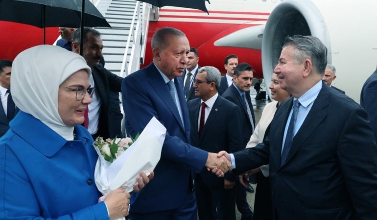 Cumhurbaşkanı Erdoğan'a Türkevi'nde coşkulu karşılama