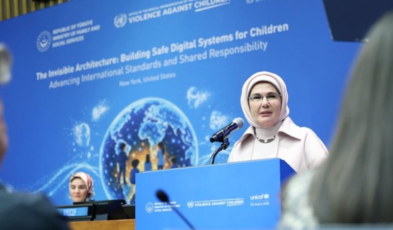 Emine Erdoğan: Çocuklar, zihinlerine göz konulmuş hedef kitleye dönüştürüldü