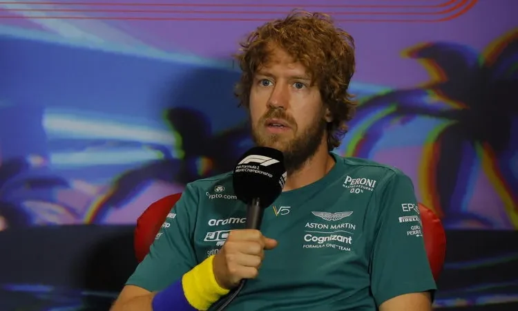 Eski şampiyon Sebastian Vettel Formula 1'e dönecek mi?