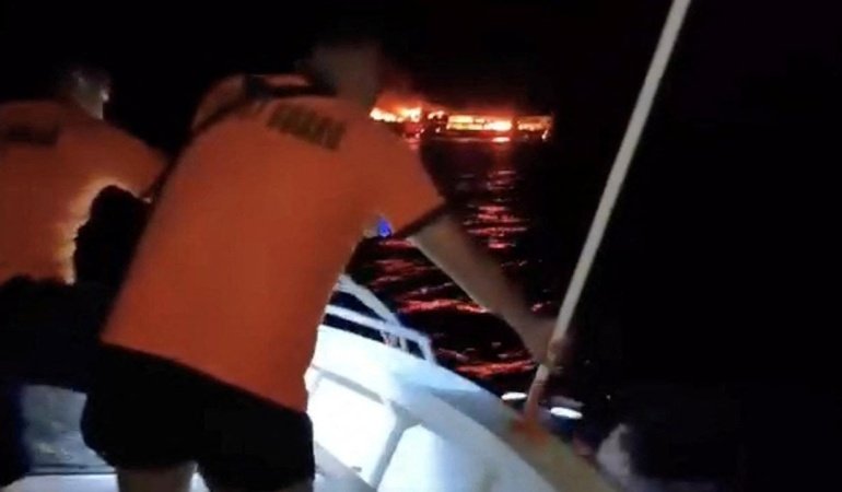 Filipinler'de yolcu feribotunda çıkan yangın sonucu 5 kişi öldü, 87 kişi kayboldu