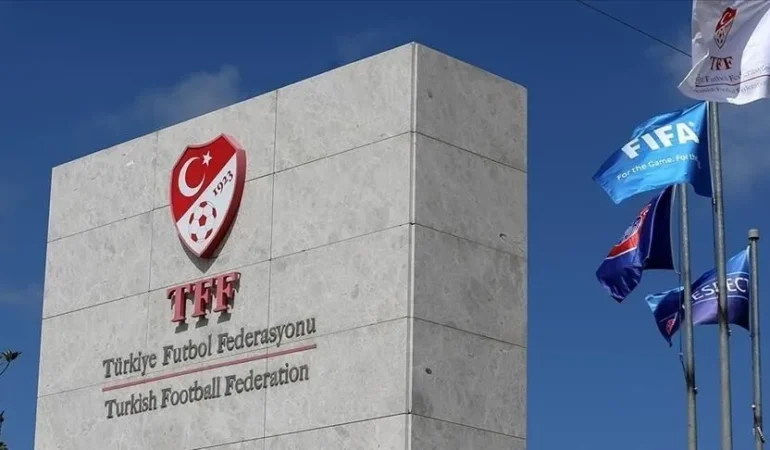 Galatasaray'a Trabzonspor maçı sonrası PFDK faturası!