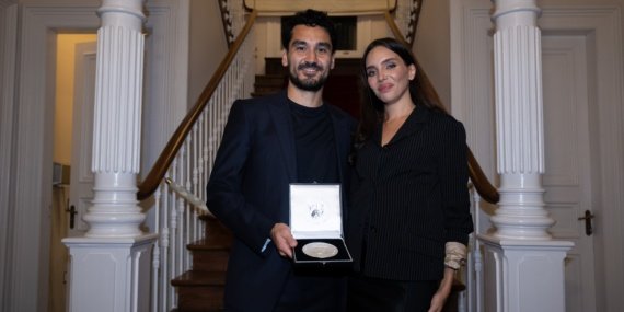 Ilkay-Gundogan039in-en-ozel-gecesi-Galatasaray-ailesi-yanindaydi-featured