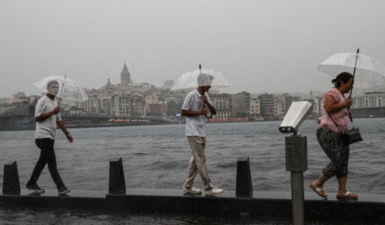 İstanbul için sağanak uyarısı: Metrekareye 100 kilogram yağış düşecek