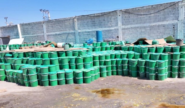 Mersin'de 3 bin 500 kova bozuk turşu ele geçirildi
