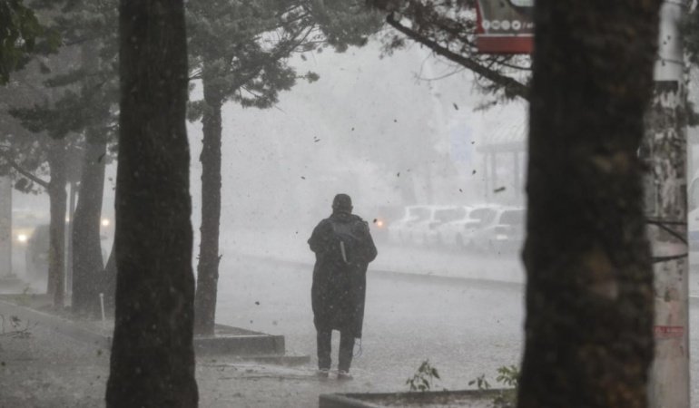 Meteorolojiden gök gürültülü sağanak uyarısı