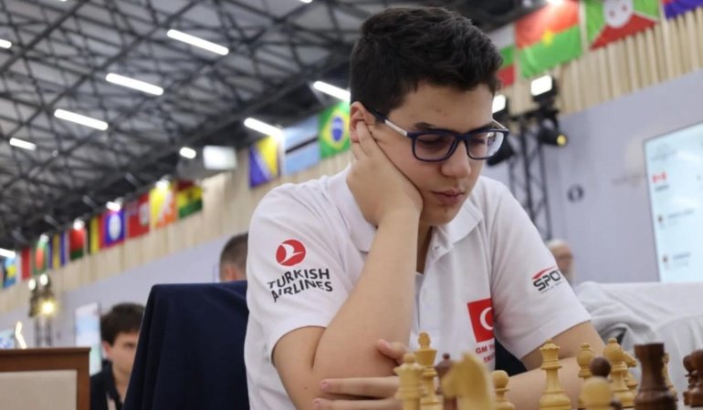 Milli satranççımız Yağız Kaan Erdoğmuş, Yılın Çıkış Yapan Sporcusu seçildi