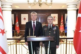 Orgeneral-Bayraktaroglu-KKTC-Basbakani-Ustel-ile-gorustu-featured