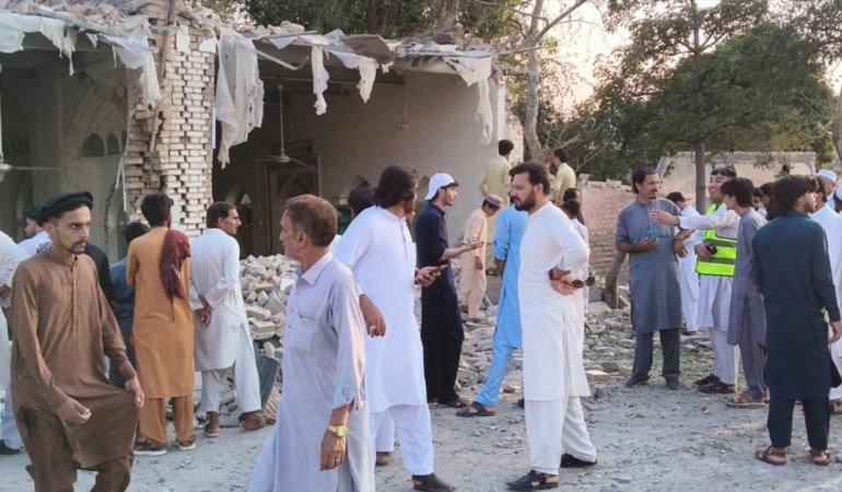 Pakistan'da saldırılarda en az 21 kişi öldü