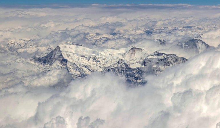 Rapor: Himalayalar bölgesindeki buzullar son 10 yılda yüzde 65 daha hızlı eridi