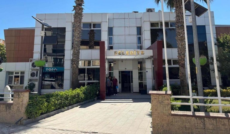 Seferihisar Belediyesi'ne rüşvet operasyonunda 29 tutuklama