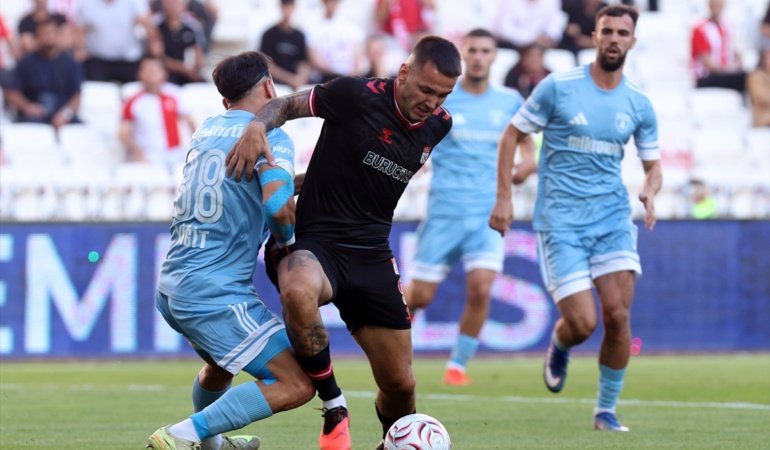 Sivasspor evinde engele takıldı! Erken gol 3 puana yetmedi