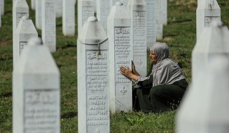 Srebrenitsa Anıt Merkezine 'Sırplar baskın yapılabilir' uyarısı