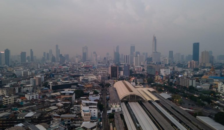 Tayland'ın başkenti Bangkok'taki 50 bölgenin tamamı afet bölgesi ilan edildi