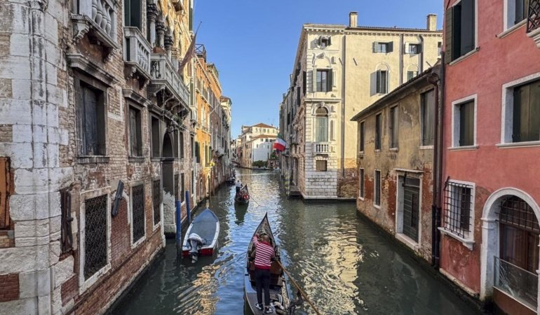 Venedik'te turiste 7 euro müzik ücreti sürprizi