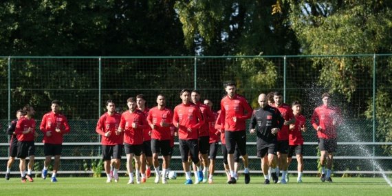 A-Milli-Takim039da-tepki-buyuyor-4-macta-4-yenilgi-tribunlerden-Montella-istifasi-featured