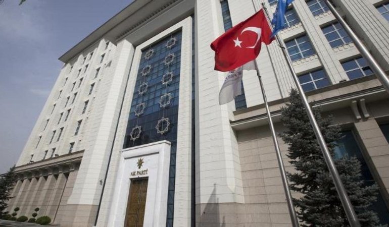 AK Parti'den Zeynel Emre, Şaban Sevinç ve Timur Soykan'a tazminat davası