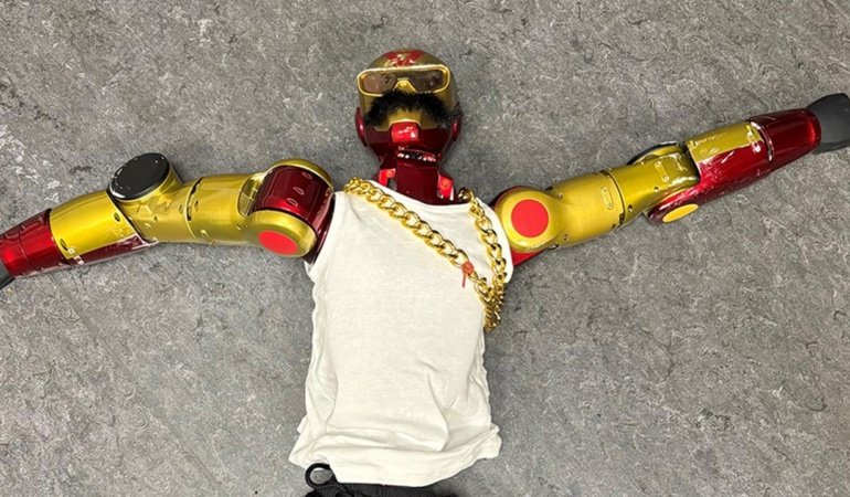 Almanya'da polis genç kıza taciz iddiasıyla bir robota el koydu
