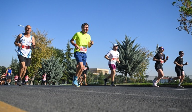 Ankara'da maraton ateşi yandı! Başkent sokakları yarış heyecanına sahne oluyor