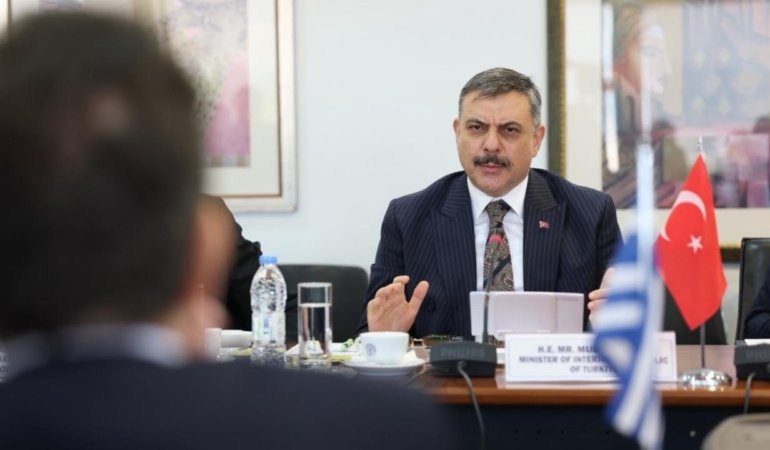 Bakan Çiftçiden Yunanistana çağrı: FETÖ mensuplarını iade edin