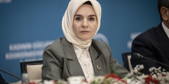 Bakan-Goktas039tan-Yeni-Parti039li-Ozlale039ye-istifa-cagrisi-featured