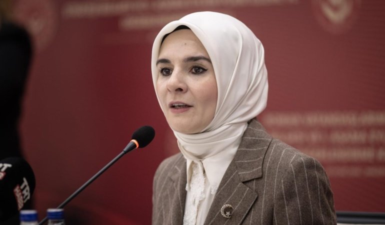 Bakan Göktaş'tan fon iddialarıyla ilgili isimlere suç duyurusu