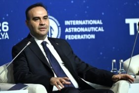 Bakan-Kacir-Ulkemiz-uzay-alaninda-oncu-projeler-icin-dogru-adres-featured