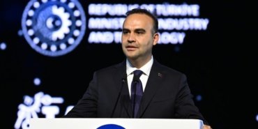Bakan-Kacir039dan-Antalya039daki-Uzay-Kongresi039ne-davet-Uzaya-ilgi-duyanlari-bekleriz-featured