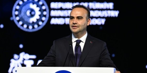 Bakan-Kacir039dan-Antalya039daki-Uzay-Kongresi039ne-davet-Uzaya-ilgi-duyanlari-bekleriz-featured