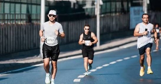 Bodrum-sokaklarinda-uc-gun-suren-yari-maraton-tamamlandi-featured