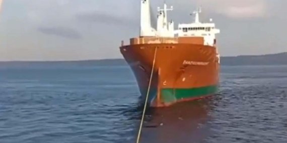 Canakkale-Bogazi039nda-makinesi-arizalanan-gemi-kurtarildi-featured