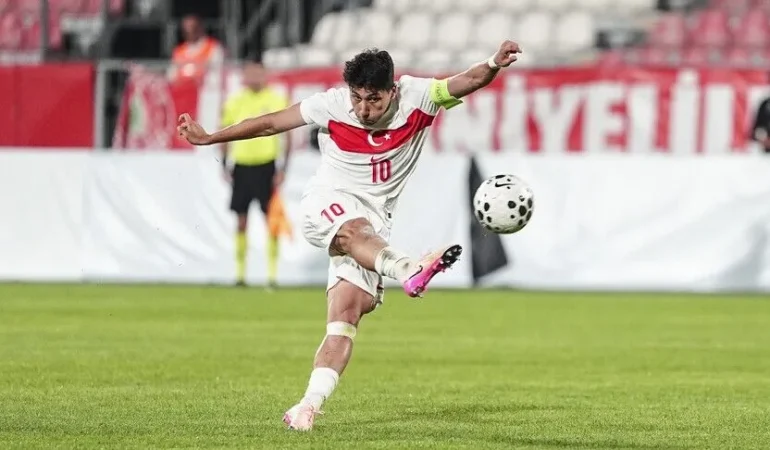 Emirhan İlkhan ve Yusuf Akçiçek A Milli Takım’da