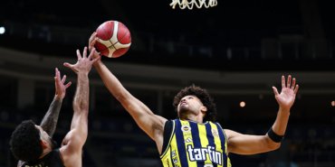 EuroLeague039de-namaglup-iki-takim-karsi-karsiya-featured