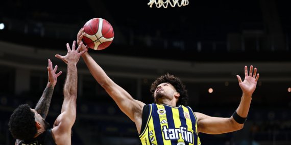 EuroLeague039de-namaglup-iki-takim-karsi-karsiya-featured